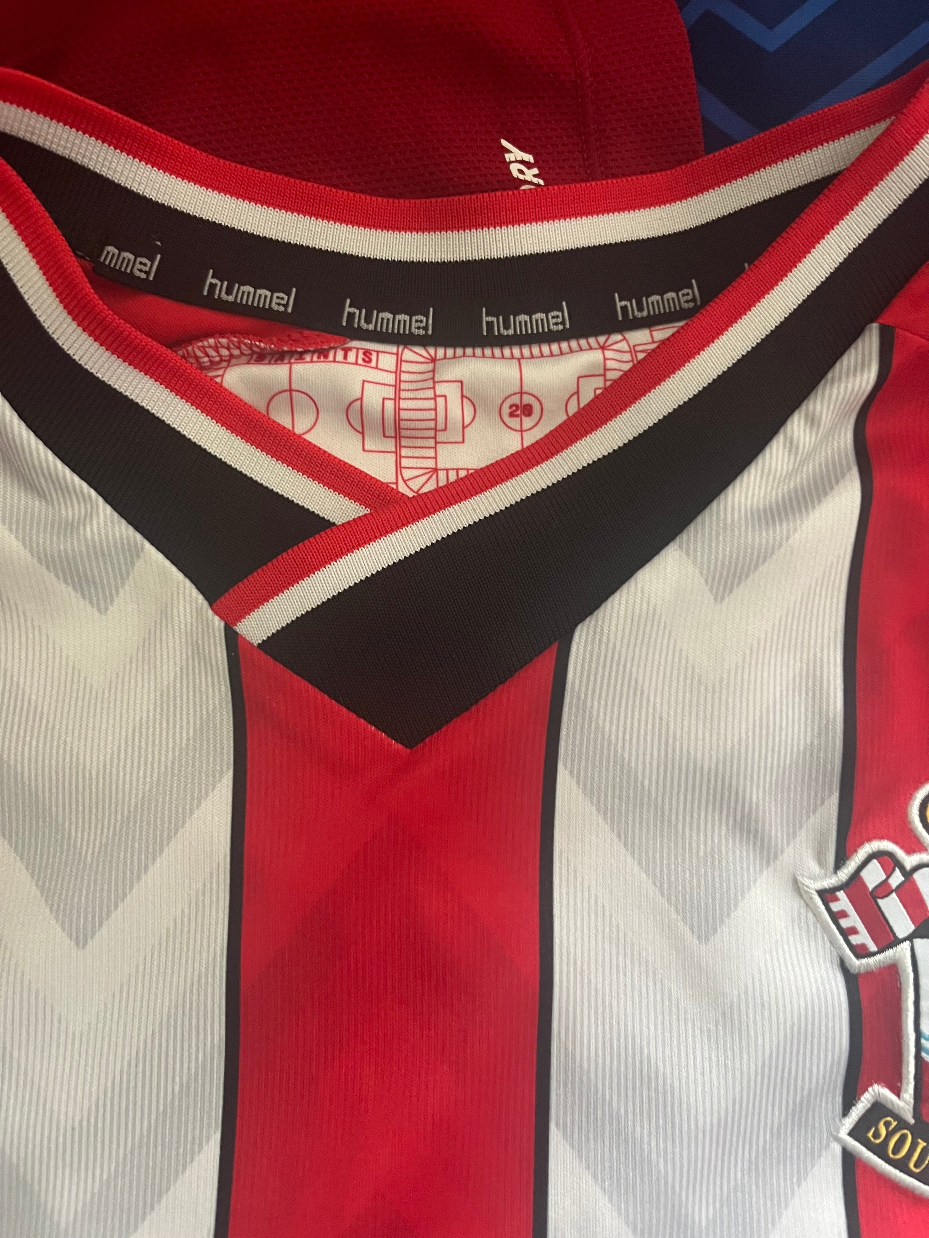 Southampton 2021/22 Home Oriole Romeu Jersey🏴󠁧󠁢󠁥󠁮󠁧󠁿